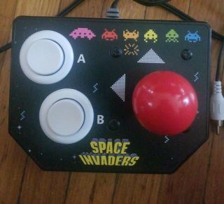 JAKKS Pacific Space Invaders Retro Arcade TV Game Plug and Play Atari Game RARE 2