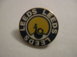 Rare Old Leeds United Football Club (102) Enamel Press Pin Badge