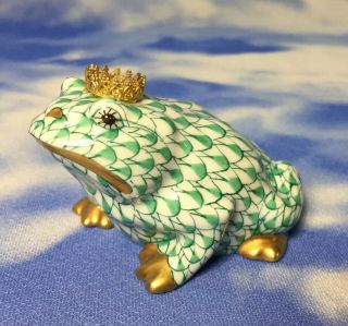 Rare 2 " Herend Green Fishnet Frog W/ Gold Crown Figurine Vhv - 15321 Hungary Rguc