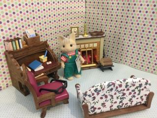 SYLVANIAN FAMILIES RARE VINTAGE ROLL TOP DESK AND CATWOOD CAT 2