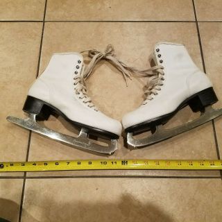 Womens Size 6 Vintage Canadian Flyer White Leather Ice Skates Rare Winter Decor
