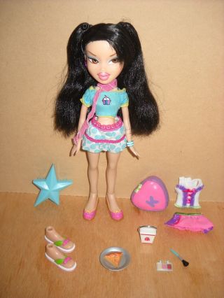 Rare Bratz Sweet Dreamz Pj Party Kumi Doll,  Extra Outfit & Accessories By Mga