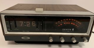 Vintage 1970’s Zenith C472w3 Solid State Flip Alarm Clock Alarm Am/fm Radio Rare