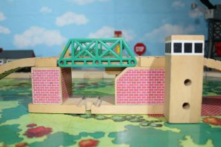 Thomas Wooden Railway LIFTING BRIDGE with Accending Clack Track RARE 1996 3