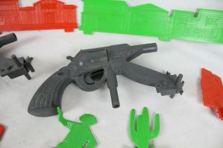 Vintage Ideal Gun Fight OK Corral Game Toy Parts Accessories Rare Old Cactus 4