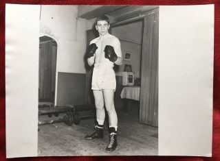 Rare Oversized Press Photo Light Middlewt Contender Pat Dwyer In Pose