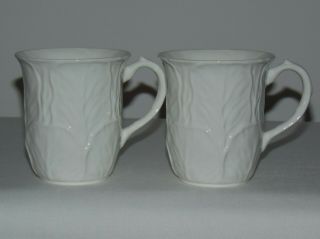 2 Vintage Made In England Wedgwood Bone China Rare Cabbage Leaf Countryware Mugs