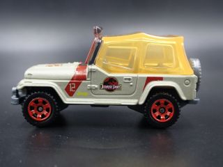 1993 Jeep Wrangler Yj Jurassic Park Rare 1:64 Scale Diorama Diecast Model Car