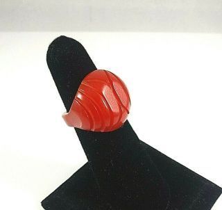 Rare Vintage Cherry Red Bakelite Carved Ring (size 7 - 7.  5) Simichrome