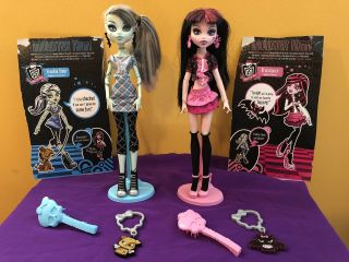 Rare 2011 Monster High Day At The Mall - Killer Style 1 - Frankie Stein & Draculaura