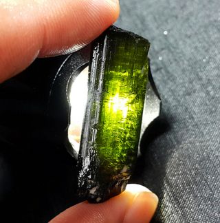 RARE 11 g Natural Green Tourmaline crystals Rough Stone Specimen A81 3