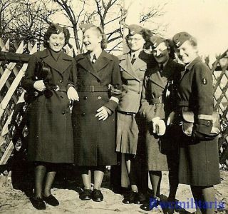 Rare: Wehrmacht Helferin Blitzmädel Girls In Yard W/ Cuff Titles Worn