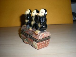 rare vntg 3 Wise Monkeys (see no,  hear no,  speak no evil) porcelain trinket box 2