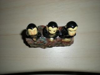 rare vntg 3 Wise Monkeys (see no,  hear no,  speak no evil) porcelain trinket box 7