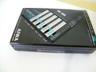 RARE AIWA HS - J600 Cassette Recorder AM /FM NOISE REDUCTION Walkman 2