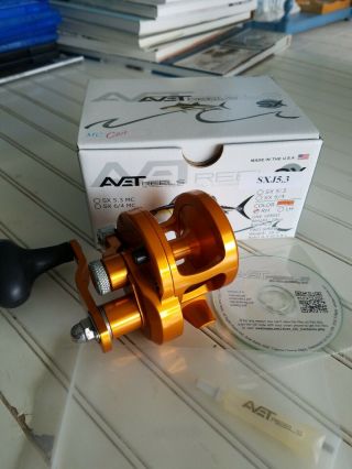 Avet Sxj 5.  3 Single Speed Lever Drag Casting Reel Right Hand - Rare Orange