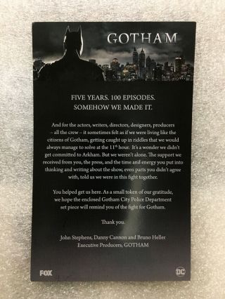 GOTHAM 2019 POSTER WITH EXCLUSIVE WALL TILE FROM THE POLICE STATION – RARE 3