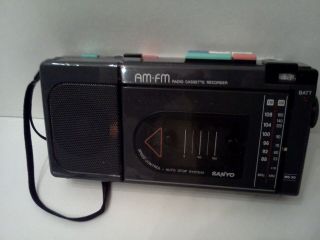 Vintage Sanyo MS 30 Mini Boombox Radio Cassette Recorder AM FM RARE 2