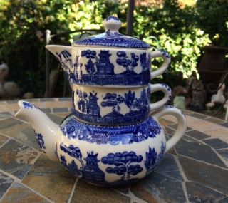 Rare Blue Willow Cosy TeaPot Stacked Teapot Creamer and Sugar Bowl With Lid 3