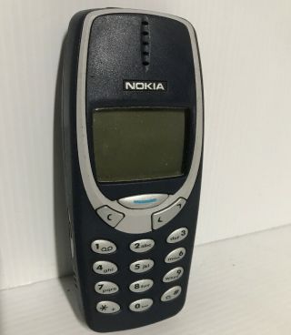 NOKIA 3310 Mobile Phone Rare vintage 2