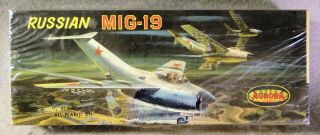 Aurora 1/48 Russian Mig - 19 Rare Vintage Plastic Model Kit Factory