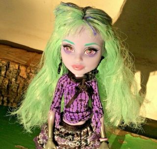 Monster High Doll Twyla Purple/mint Hair,  Purple Skin,  Dress/shoes Rare Mattel