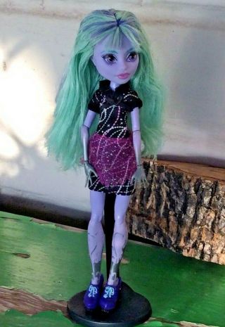 Monster High Doll Twyla Purple Skin,  Purple/mint Hair,  Dress/shoes Rare Mattel