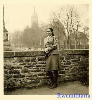Rare: Wehrmacht Helferin Blitzmädel Girl Posed By Wall On Street
