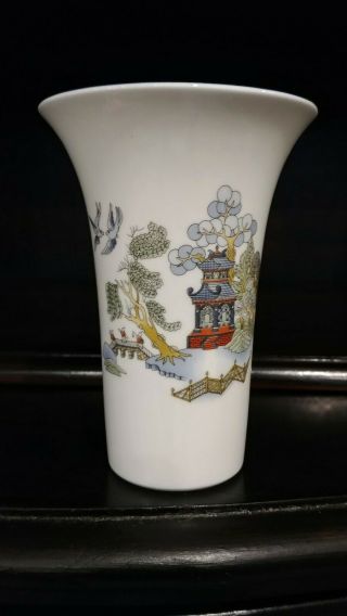 Rare Vintage Wedgwood " Chinese Legend " Vase Bone China Blue Willow Pattern