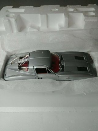 Franklin 1:24 1963 Corvette Sting Ray Split Window With Rare Owners Guide