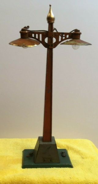 One Rare American Flyer Double Head Street Light/lamp,