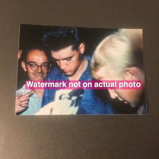 Ultra Rare Elvis Photo - With Fans In Germany - Snapshots - Army Years