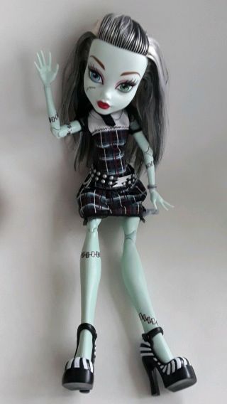 FRANKIE STEIN Frightfully Tall Monster High Doll RARE 2