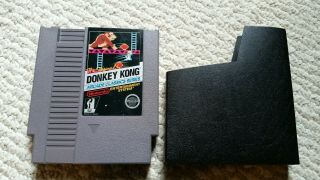 Nintendo Nes The Donkey Kong Arcade Classics Series.  Rare 3 Screws