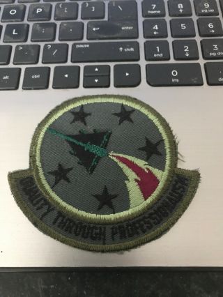 Rare Vtg Subdued 70s 80s F - 106 Squadron Patch 3” Usaf Quality Professionalism