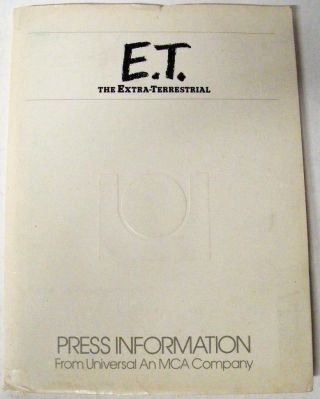E.  T.  Extra Terrestrial Universal Studios Press Book Production Notes Rare