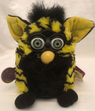 Furby Rare Black And Yellow 1999 Tiger Electronics Model 70 - 800 Tags