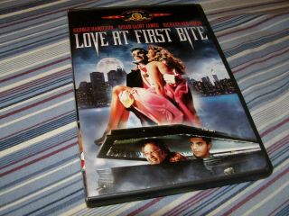 Love At First Bite (r1 Dvd) Rare & Oop George Hamilton 16:9 Widescreen 1979