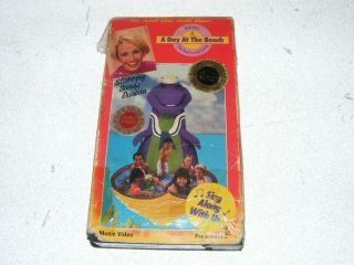 EXTREMELY RARE BARNEY VHS A DAY AT THE BEACH SANDY DUNCAN AS MOM Video 1990 2