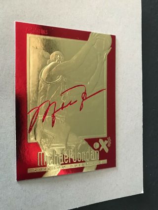 1996 - 97 Fleer E - X2000 Credentials Michael Jordan 23kt Gold Red Signature.  Rare