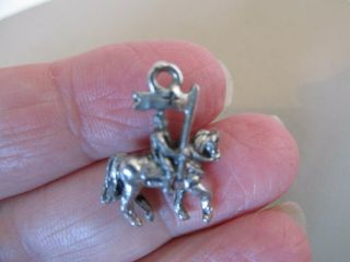 VINTAGE STERLING SILVER RARE ST GEORGE KNIGHT HORSE ENGLISH FOB CHARM PENDANT UK 3
