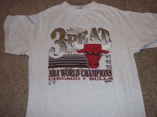 Chicago Bulls Vintage Rare Official 3 - Peat 91 - 92 - 93 T - Shirt Adult Large 1993