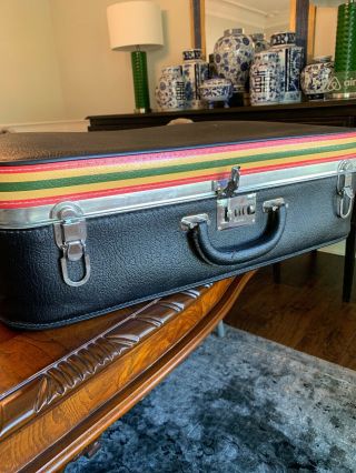 Vintage Ventura Luggage Case.  Retro Vinyl Design.  Rare Color.  Usa 25” X 16”x7”