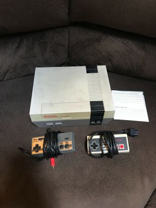 Nes Game Console With 1 Game/2 Controllers (1 Rare Joycard Sansui Sss)