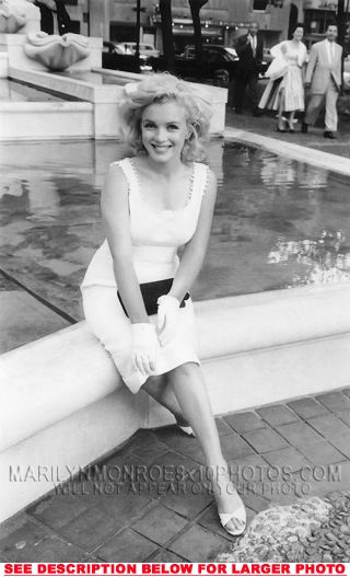 Marilyn Monroe Water Fountain Stop (1) Rare 8x10 Photo