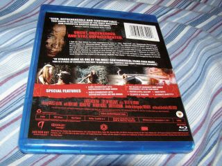 I Spit on Your Grave (Region A Blu - ray) 1978 Version Rare & OOP Anchor Bay 2
