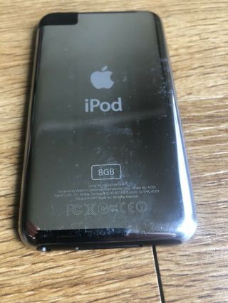 Apple iPod Touch 1st Generation Black (8 GB) Rare John Lennon Legend Edition EUC 5