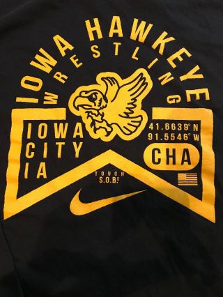 Rare Nike University Of Iowa Hawkeyes Wrestling Long Sleeve T - Shirt Size Medium