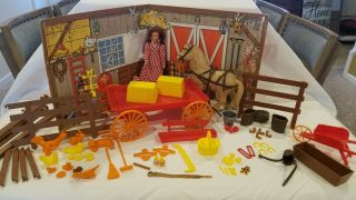 Rare Htf Vintage 1975 Jody An Old Fashioned Country Girl Horse & Farm Playset