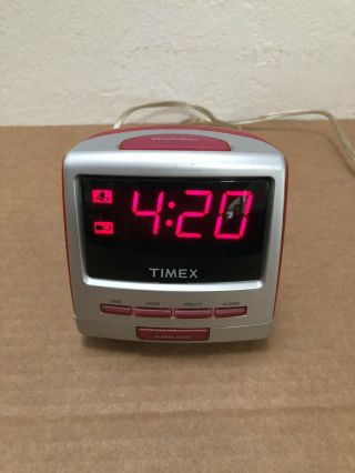 Vintage And Rare Imac Timex Alarm Clock In Pink.  T132r